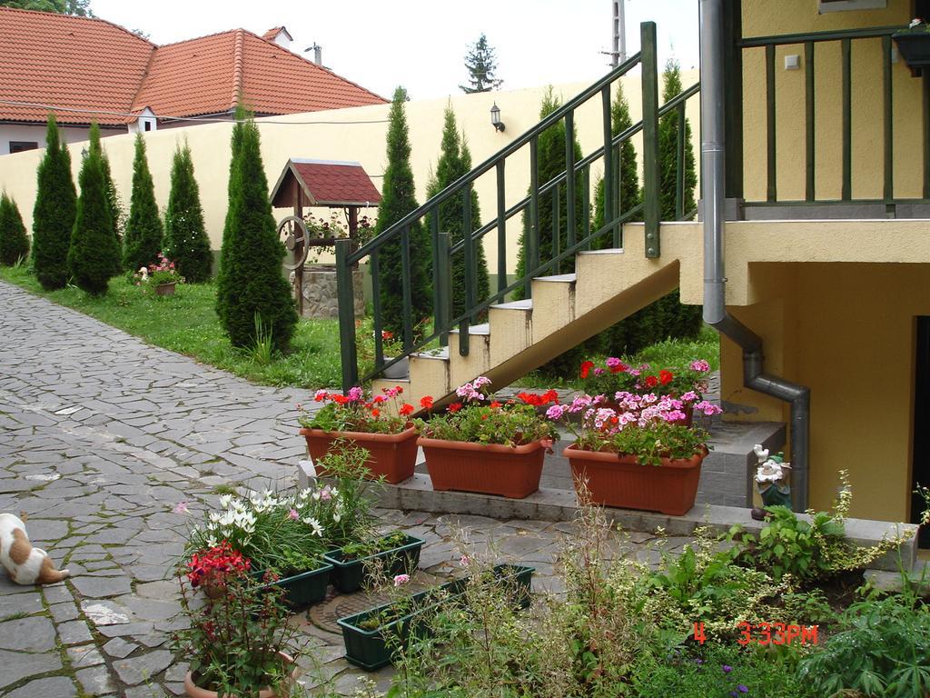 Pensiunea Sub Cetate Cisnădie Esterno foto