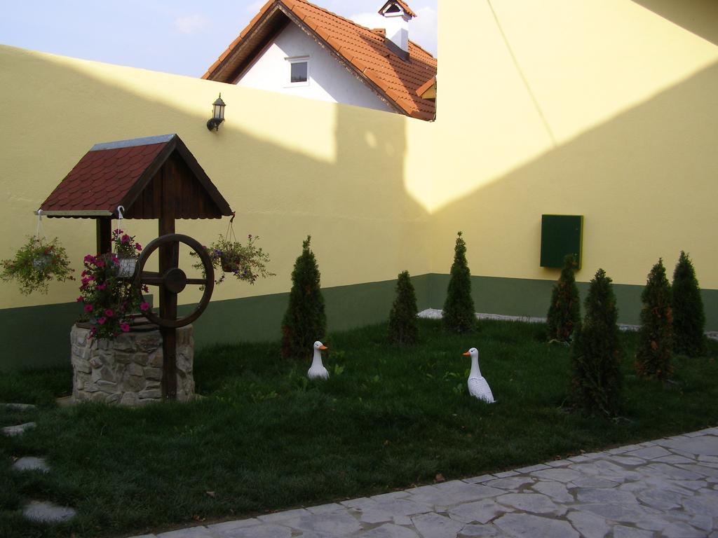 Pensiunea Sub Cetate Cisnădie Esterno foto