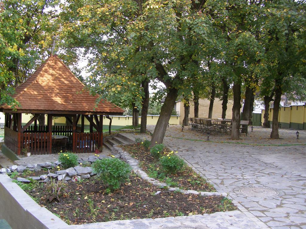 Pensiunea Sub Cetate Cisnădie Esterno foto